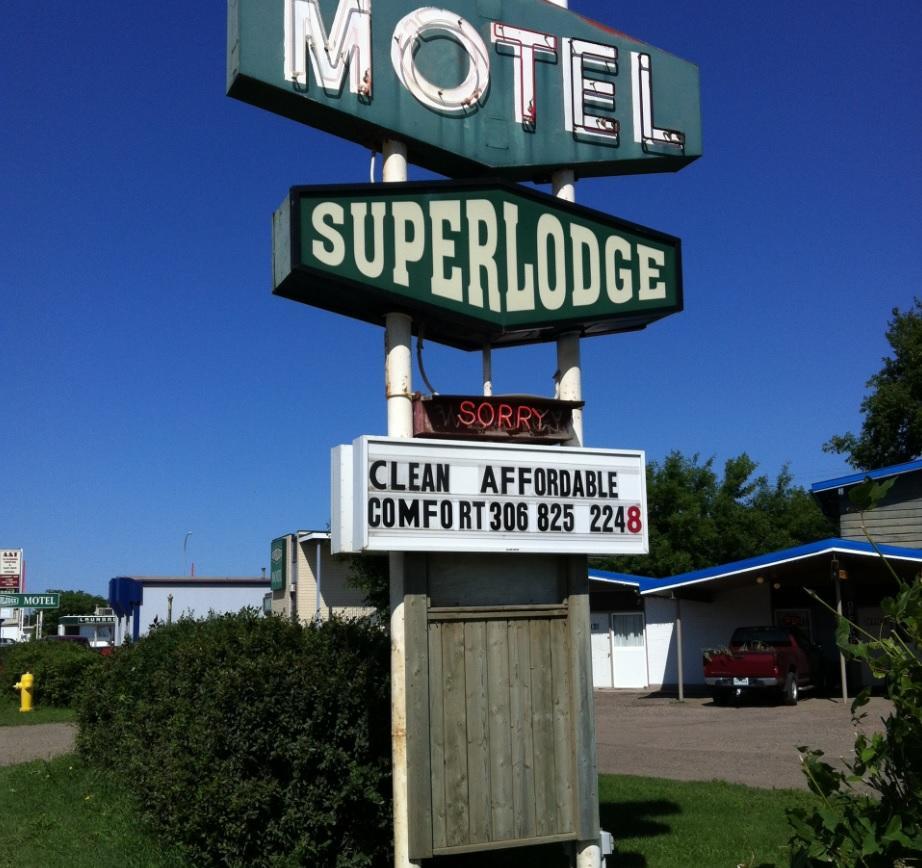Superlodge Лойдминстер Екстериор снимка